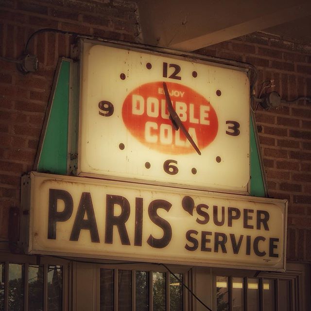 Paris' Super Service