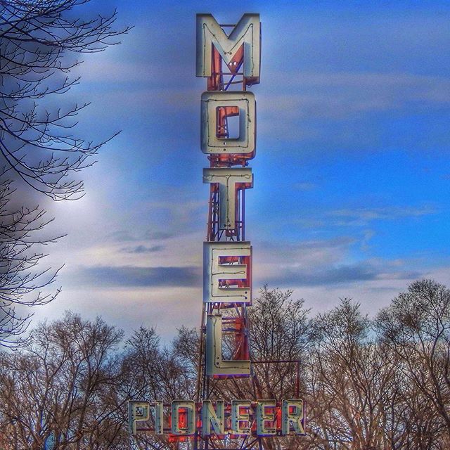 Pioneer Motel